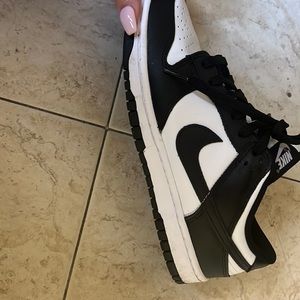 Nike dunks black and white use them one time they to big